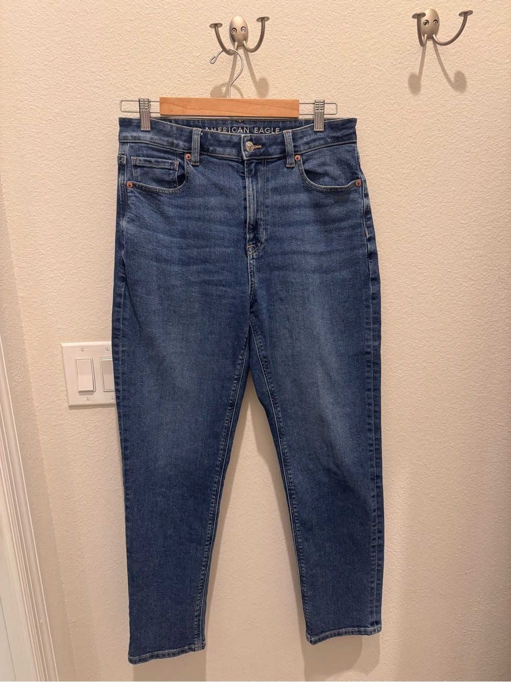 American Eagle Outfitters Mom Jean